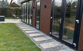 Luxe boshuisje Arlo in Ermelo!